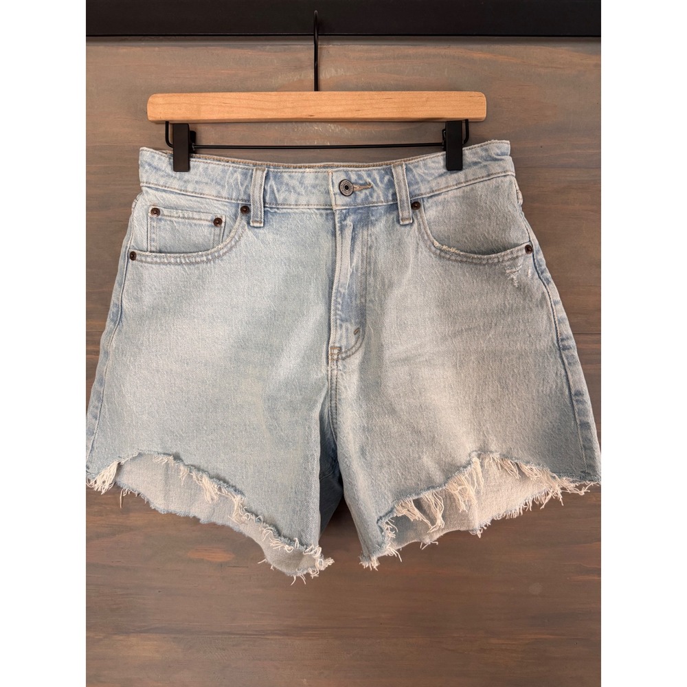Abercrombie & Fitch Curve Love The Dad Short High Rise Light Wash Denim 29